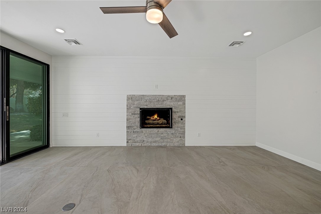 2204 Versailles Court