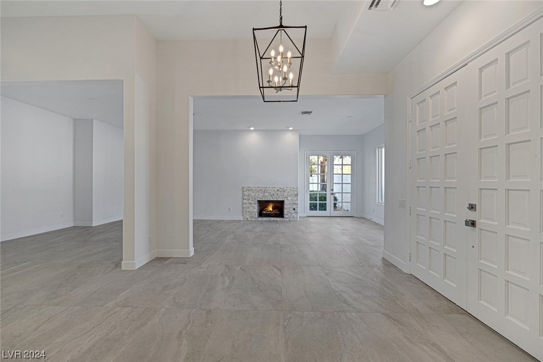 2204 Versailles Court