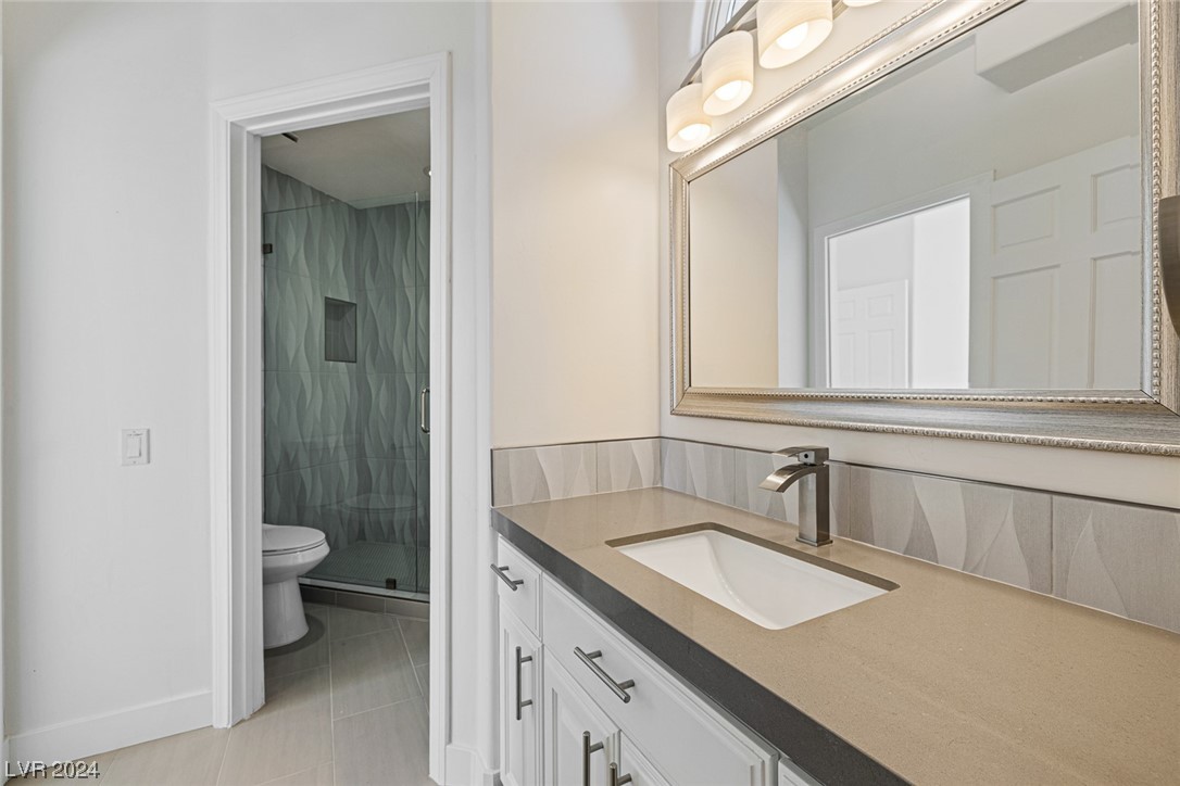 2204 Versailles Court