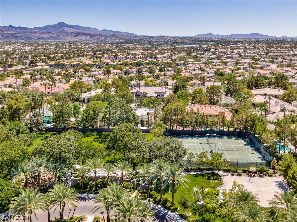 2204 Versailles Court