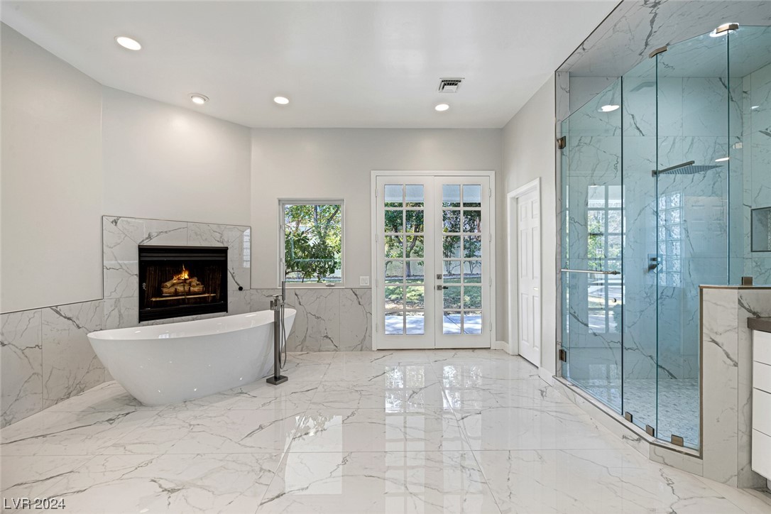 2204 Versailles Court