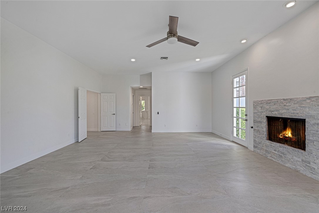 2204 Versailles Court