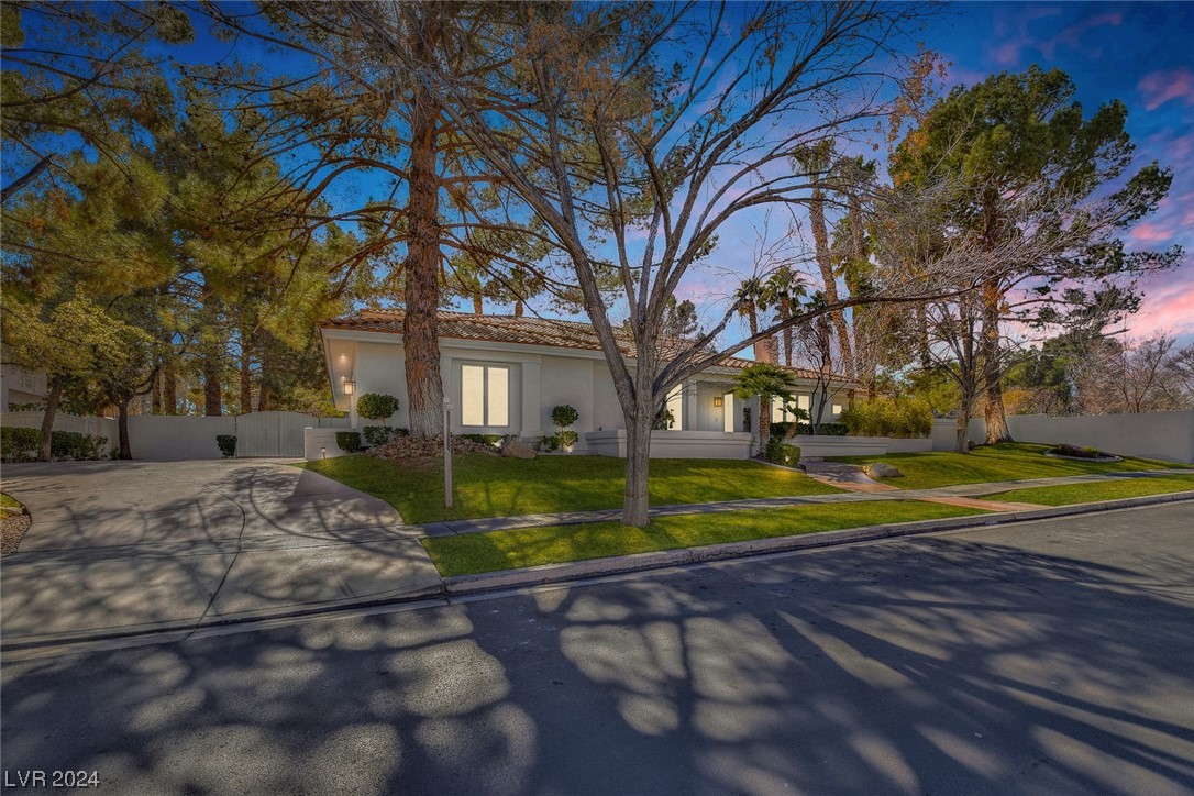 2204 Versailles Court