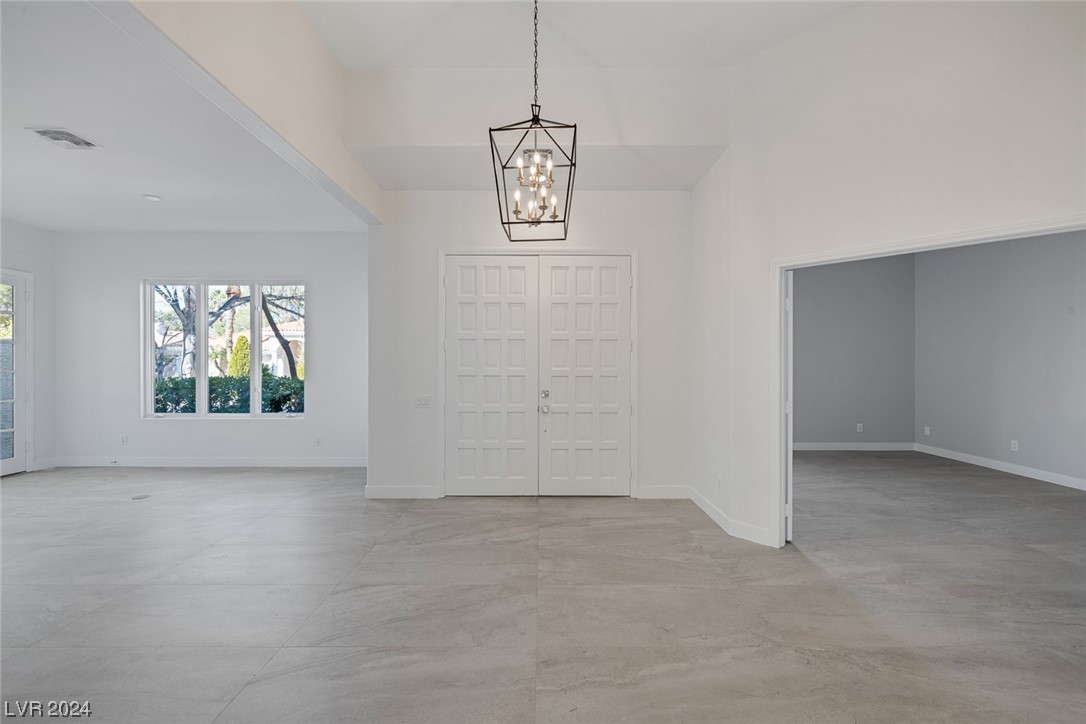 2204 Versailles Court