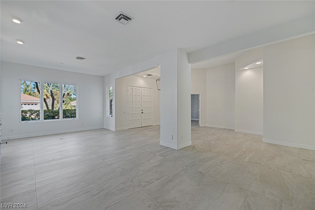 2204 Versailles Court