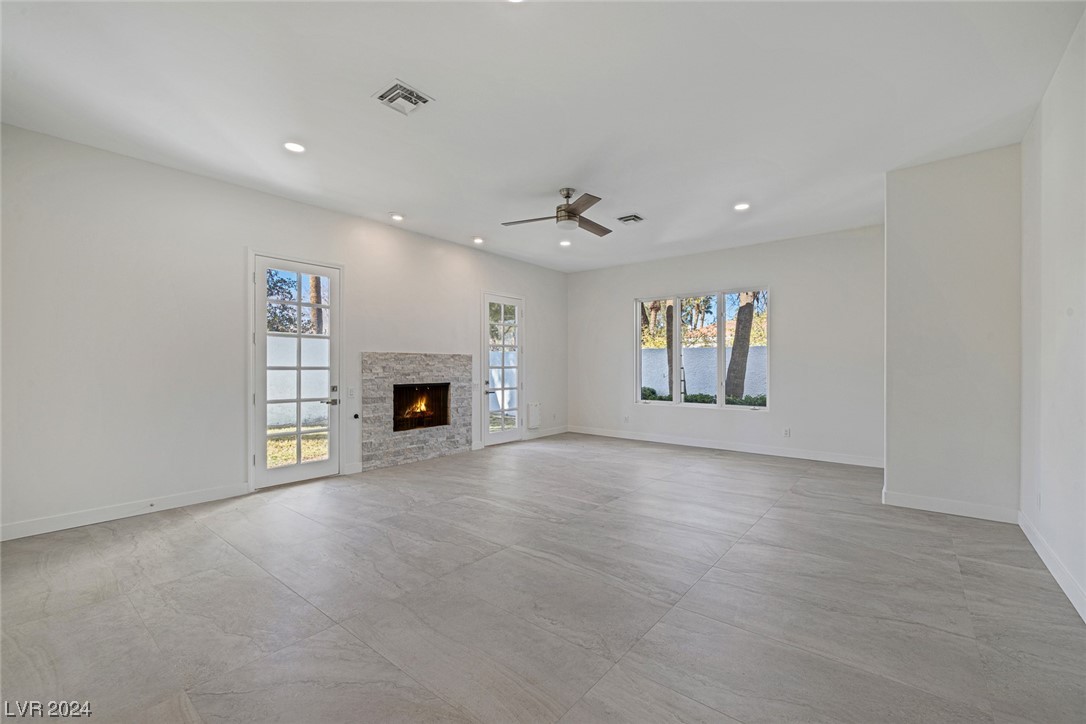 2204 Versailles Court