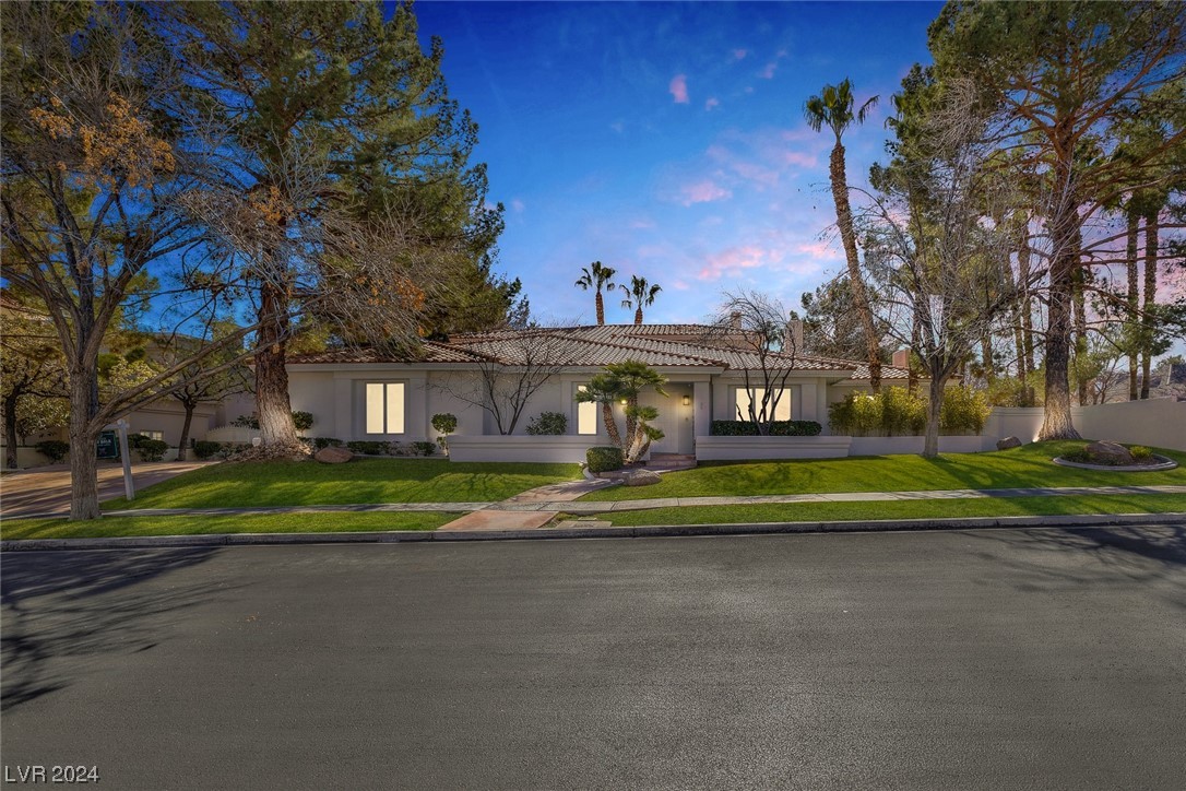 2204 Versailles Court