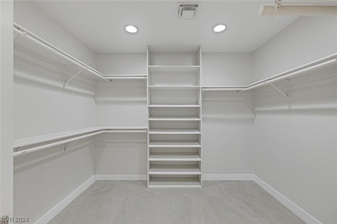 2204 Versailles Court