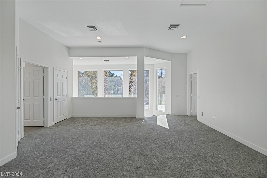 2204 Versailles Court