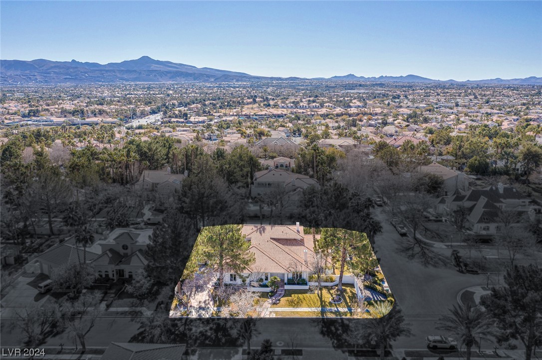 2204 Versailles Court