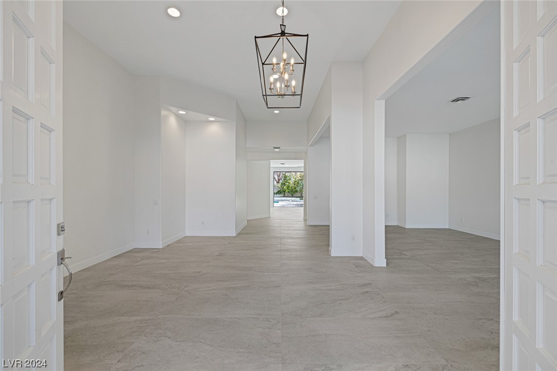 2204 Versailles Court