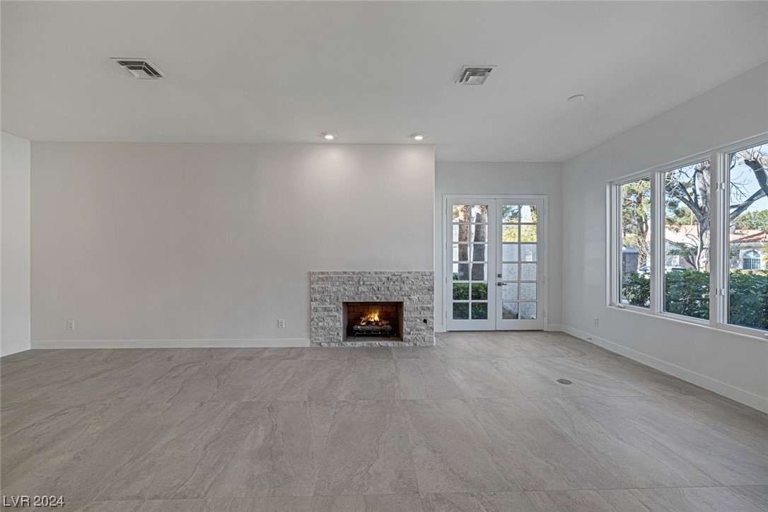 2204 Versailles Court