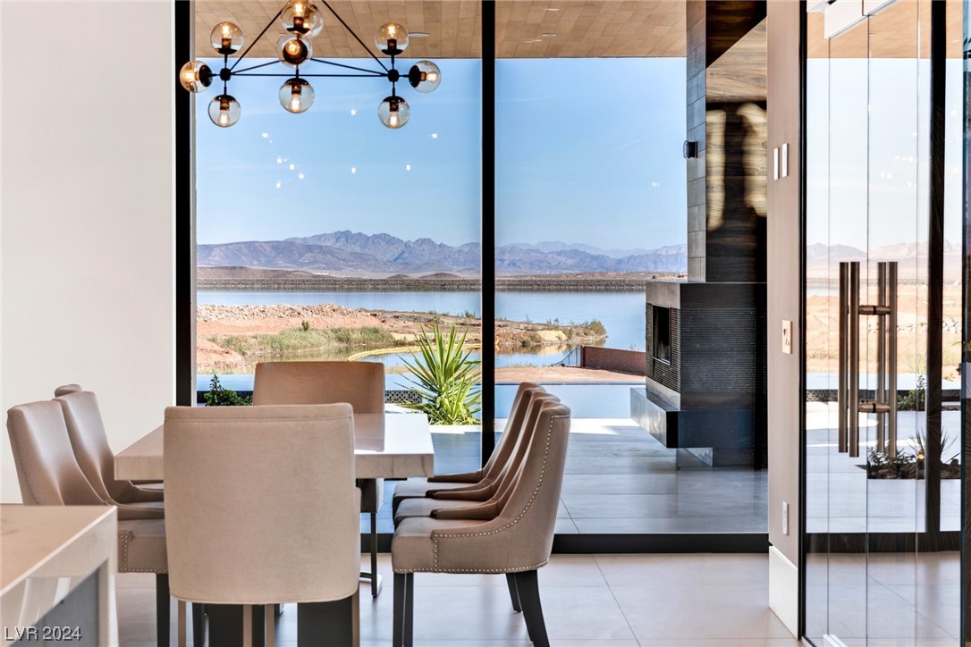 12 Rainbow Point Place