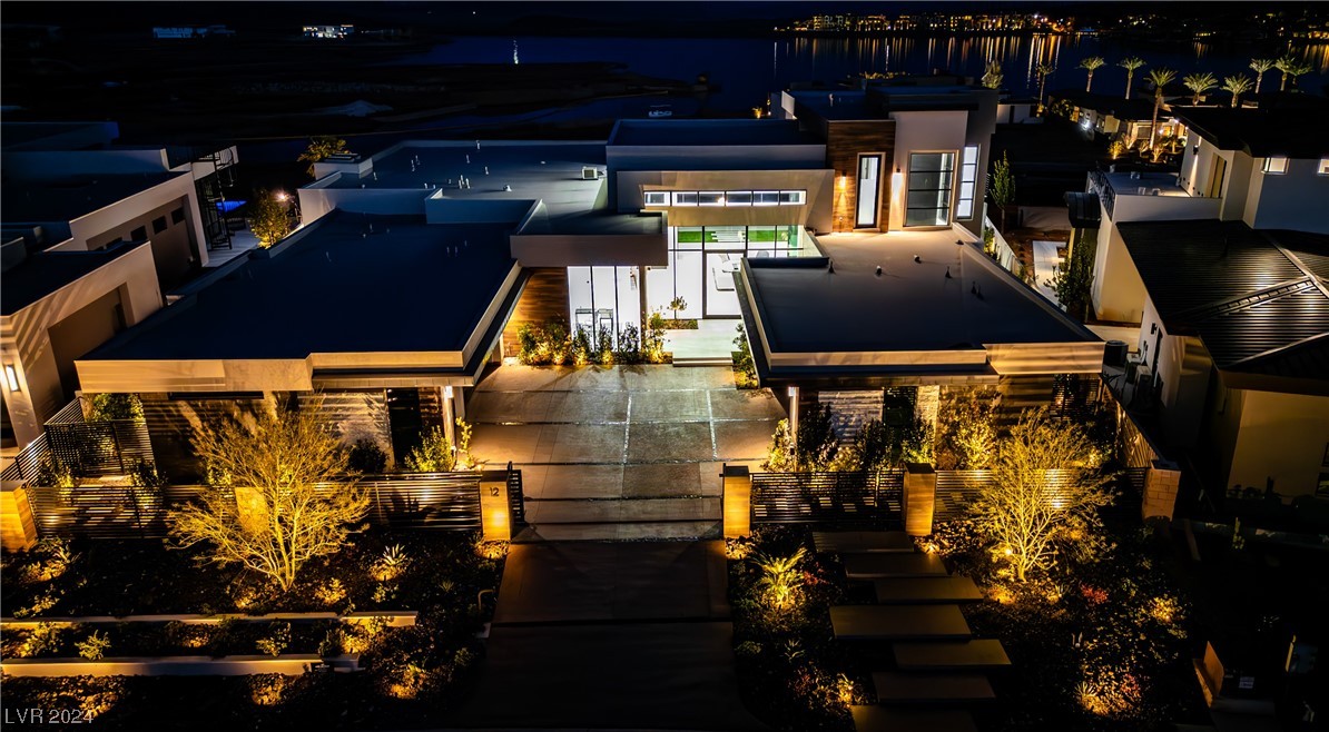 12 Rainbow Point Place