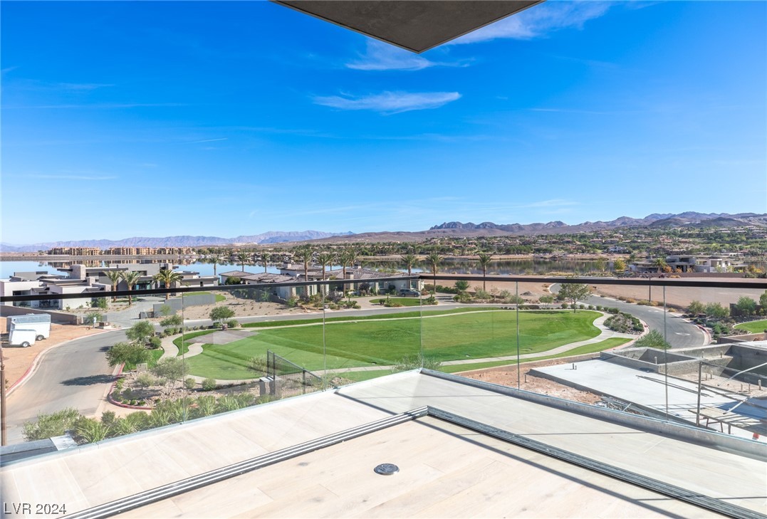 12 Rainbow Point Place