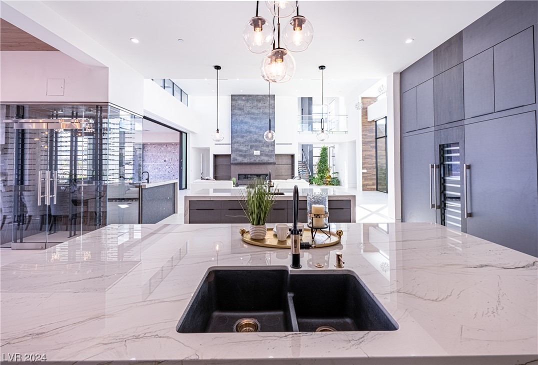 12 Rainbow Point Place