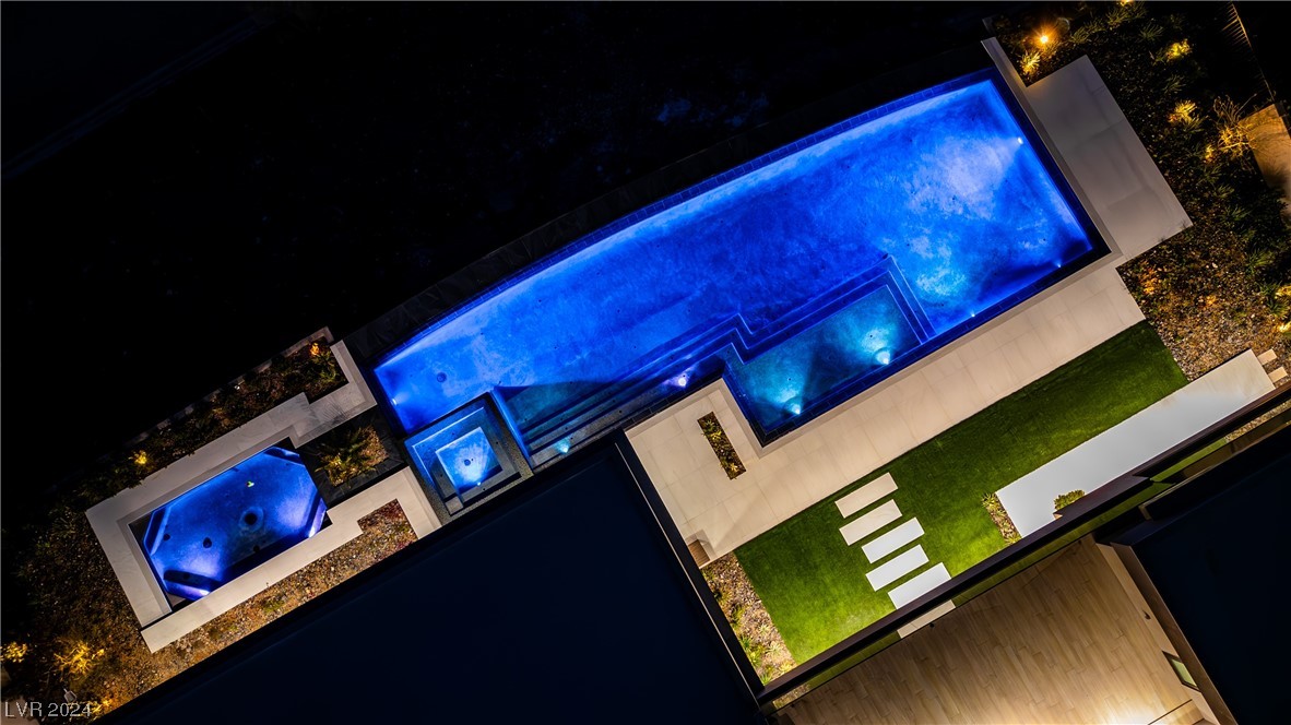 12 Rainbow Point Place