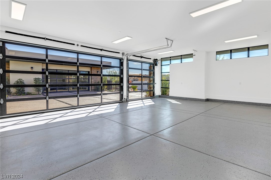 12 Rainbow Point Place