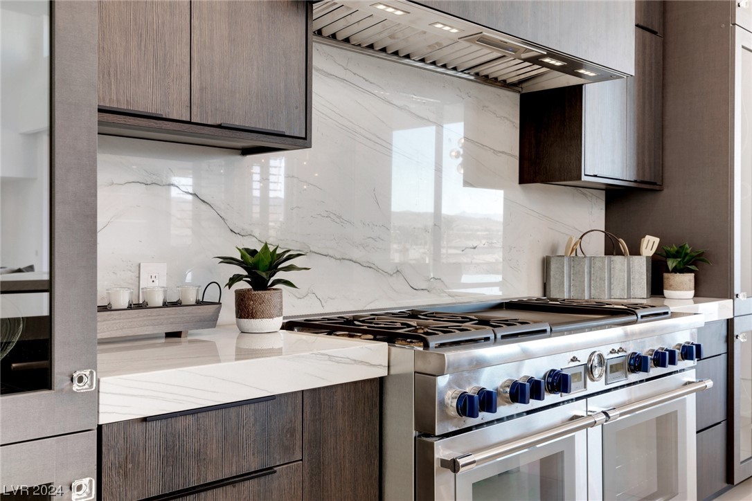 12 Rainbow Point Place