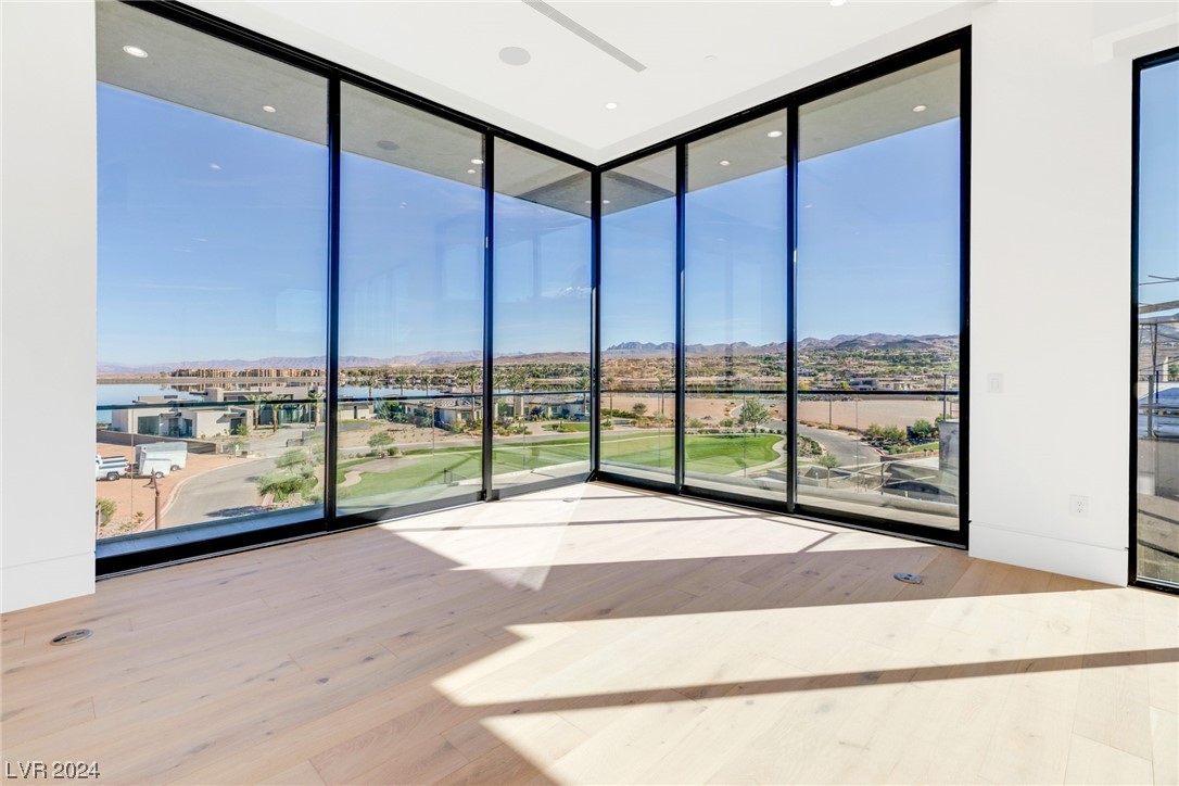 12 Rainbow Point Place