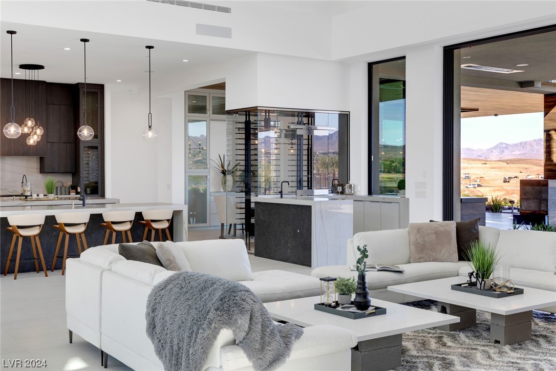 12 Rainbow Point Place