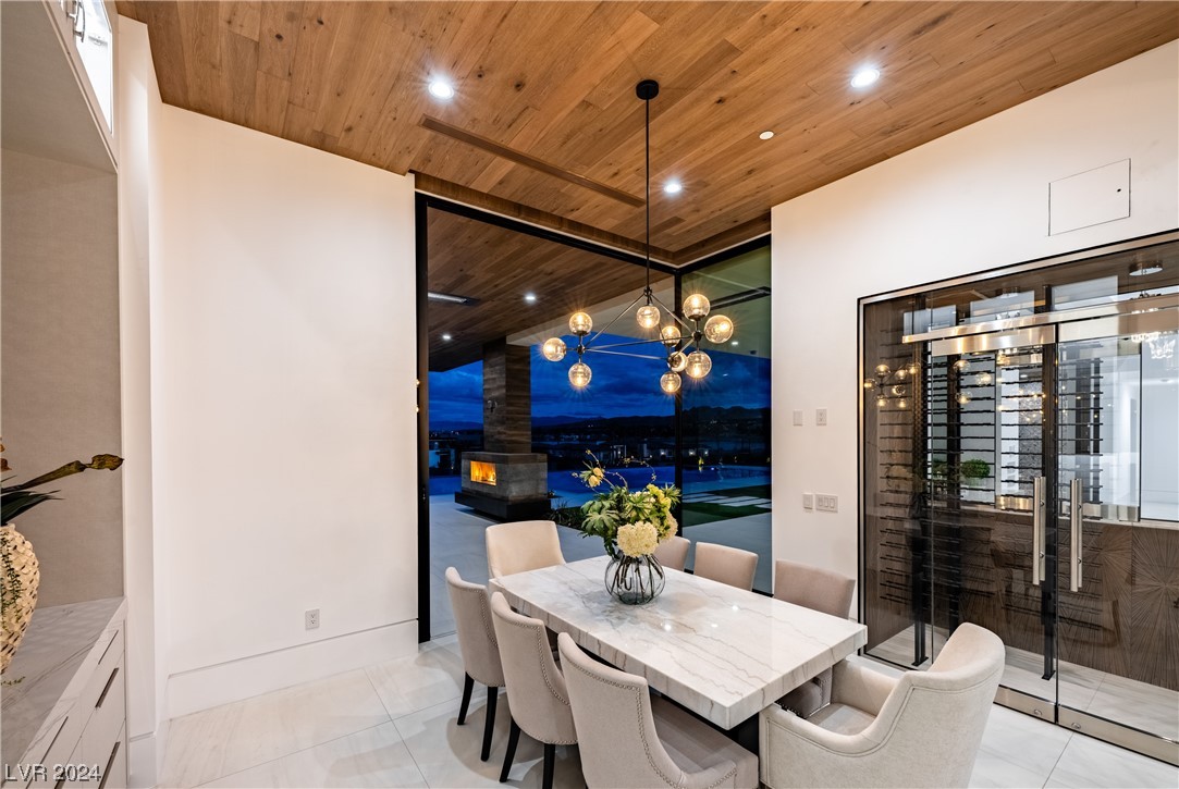 12 Rainbow Point Place