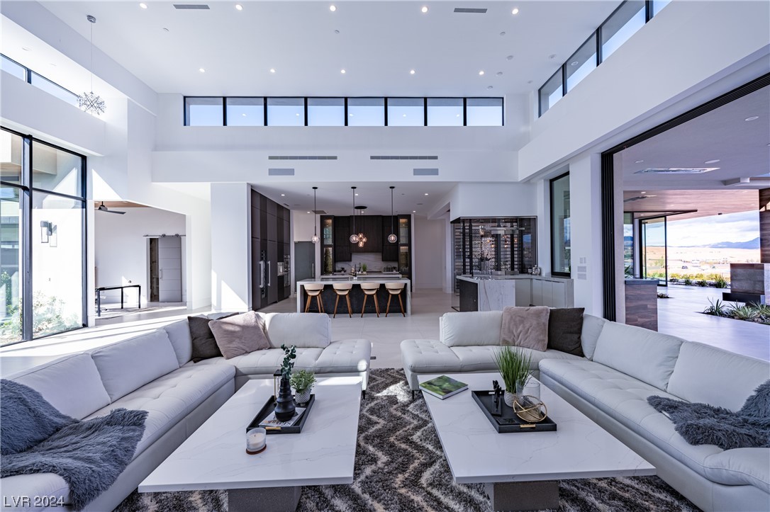 12 Rainbow Point Place