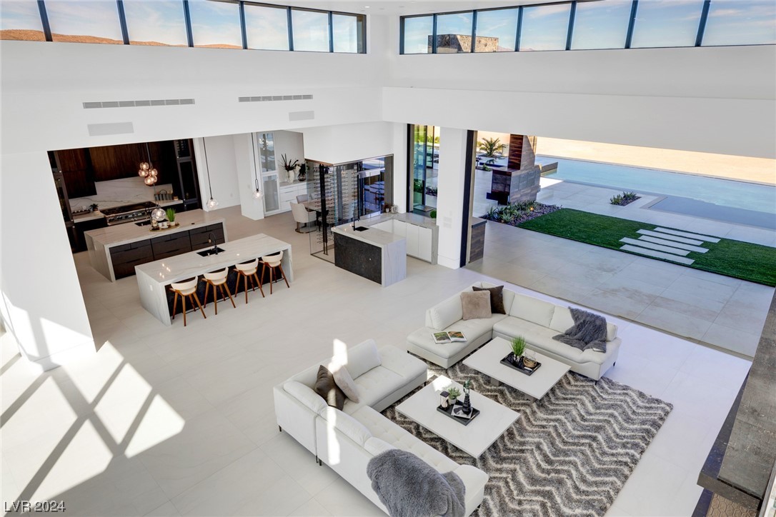 12 Rainbow Point Place