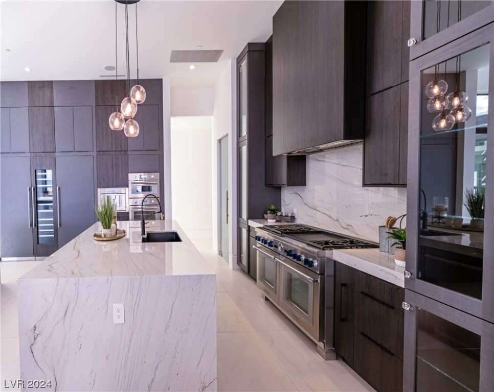 12 Rainbow Point Place