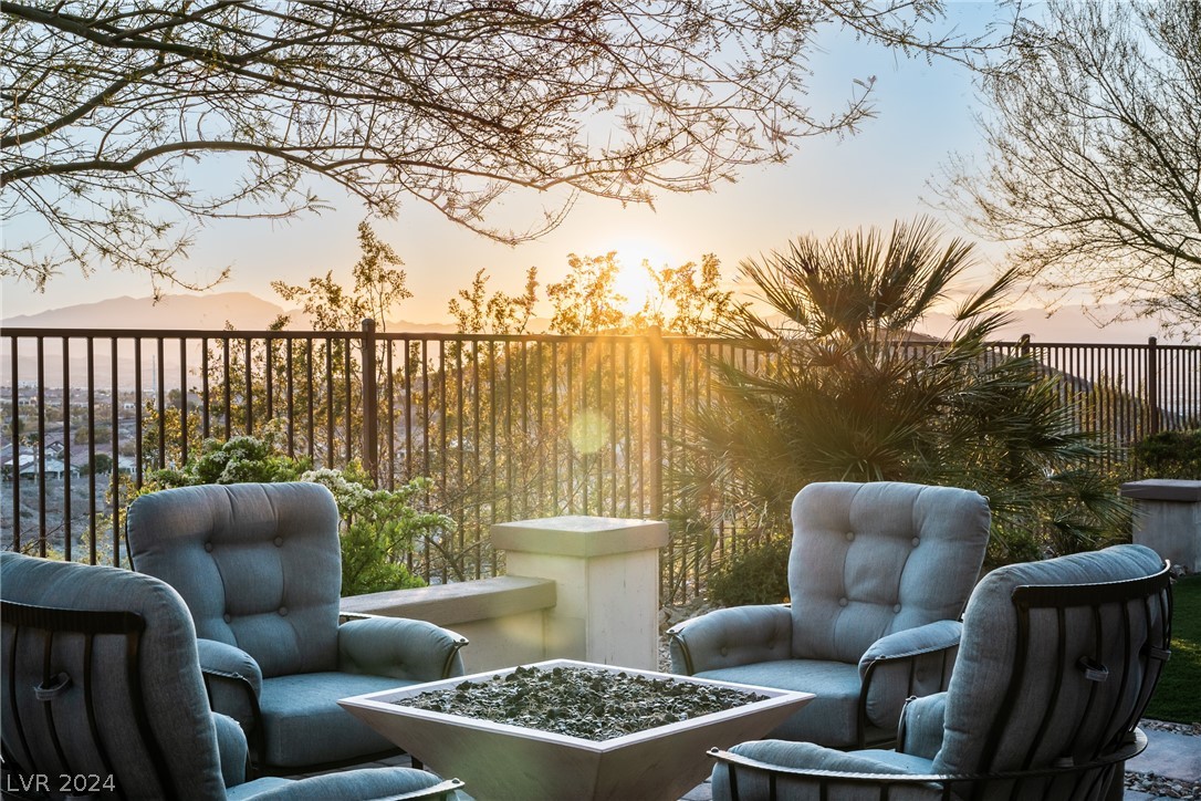 2105 Alto Vista Drive