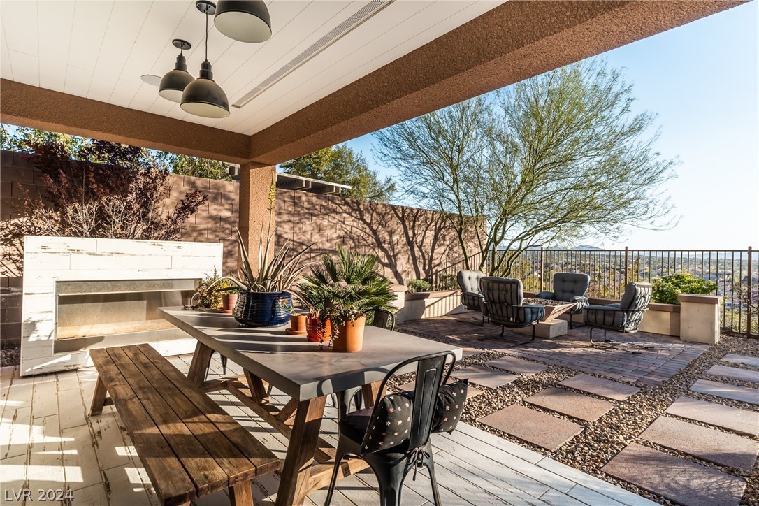 2105 Alto Vista Drive