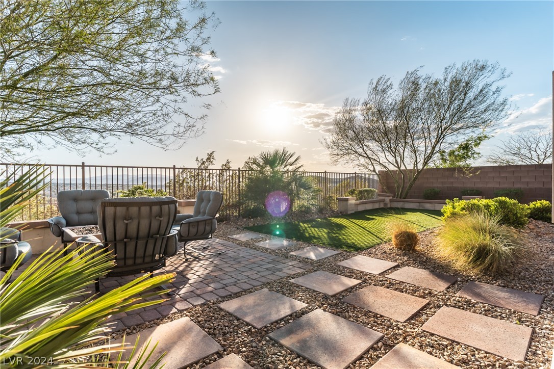 2105 Alto Vista Drive