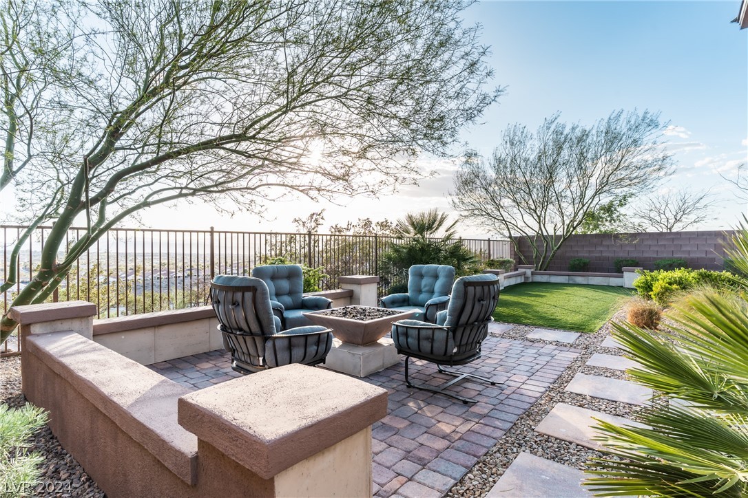 2105 Alto Vista Drive