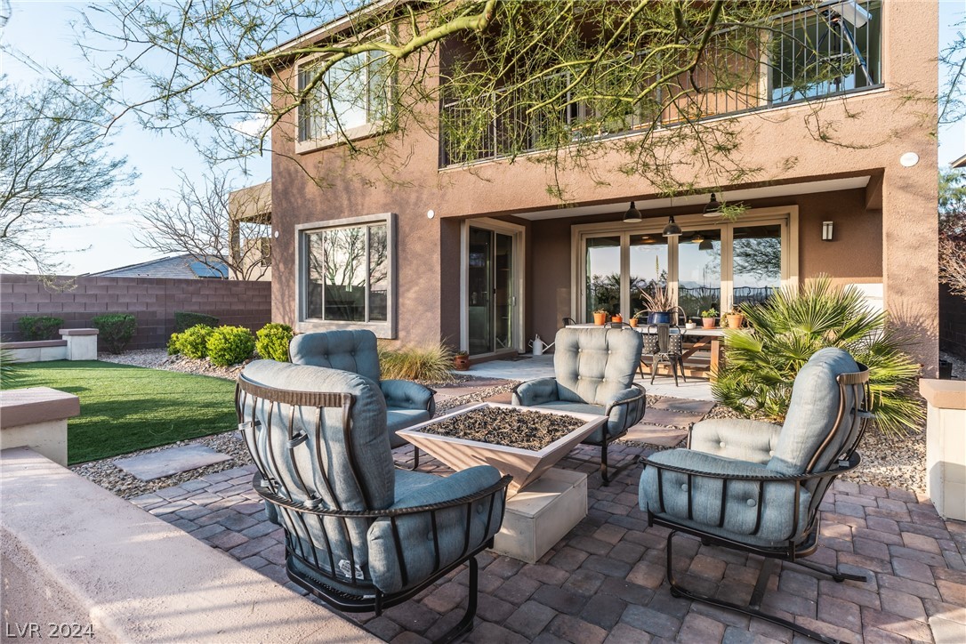 2105 Alto Vista Drive