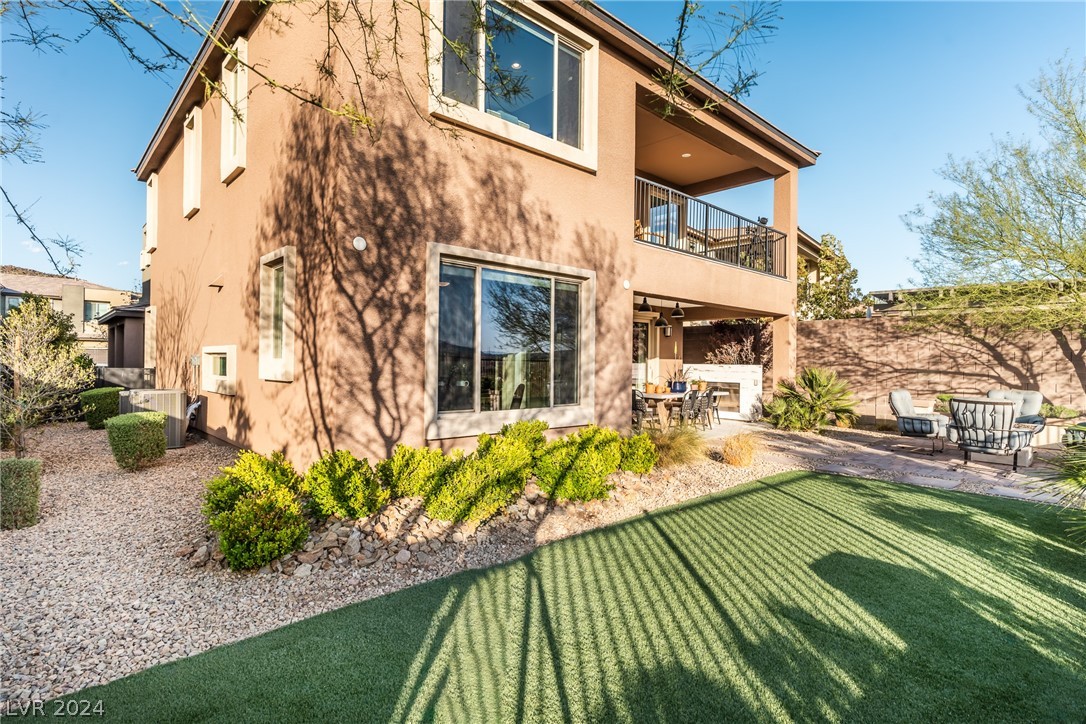 2105 Alto Vista Drive