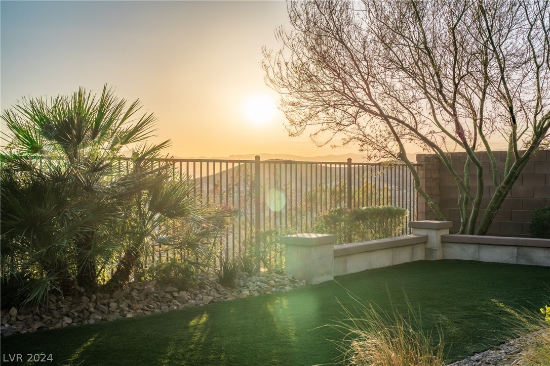 2105 Alto Vista Drive