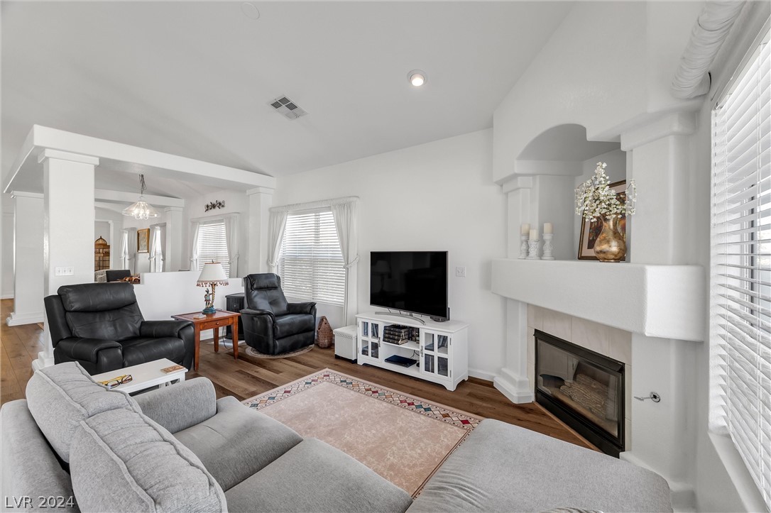 322 Francisco Street