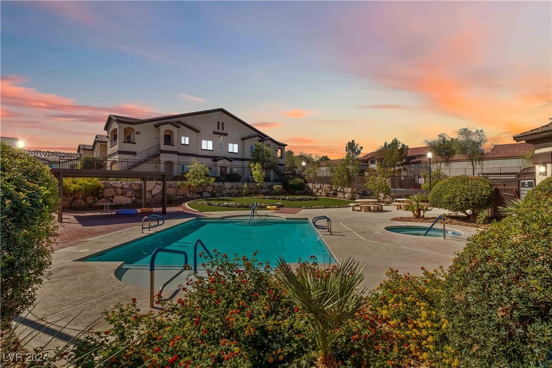 2291 West Horizon Ridge Parkway 4121