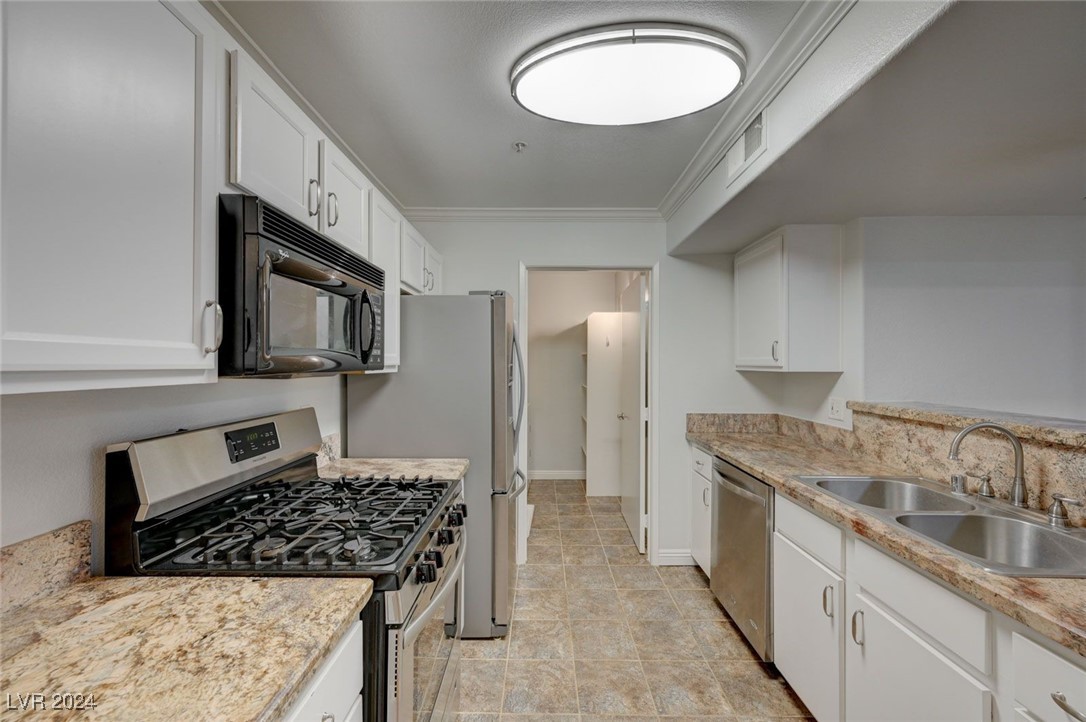 950 Seven Hills Drive 1021