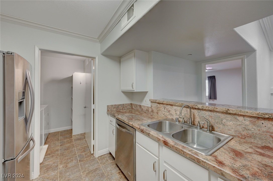 950 Seven Hills Drive 1021