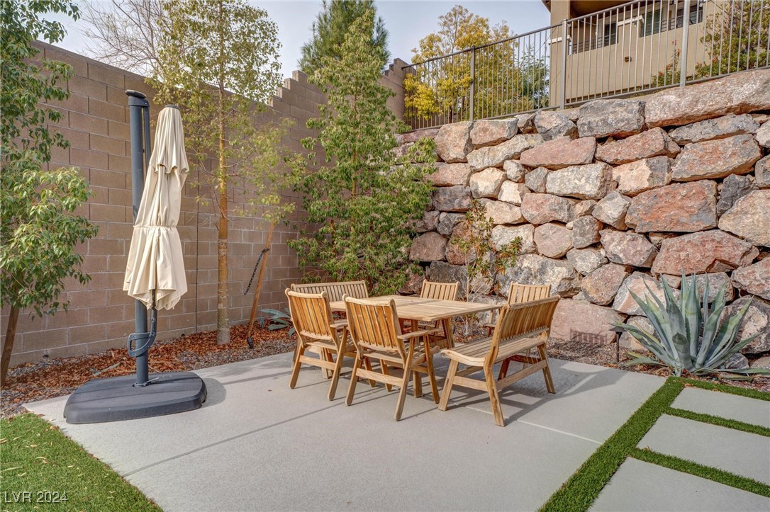 12404 Liberty Beacon Avenue