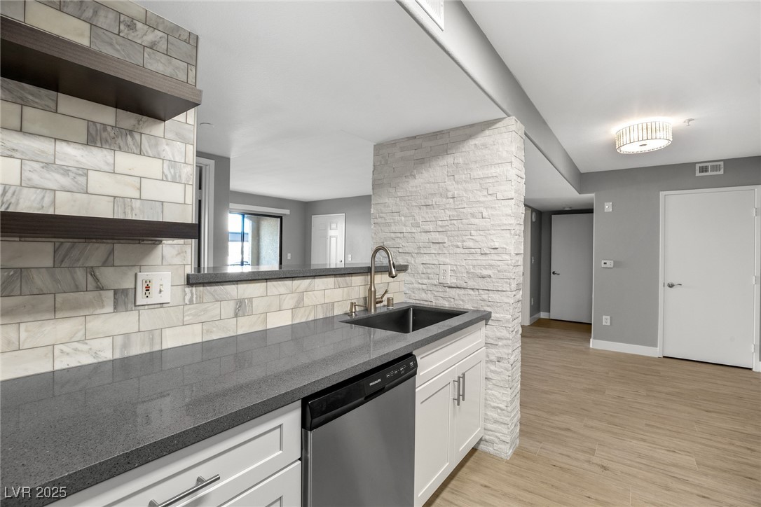 950 SEVEN HILLS Drive 713