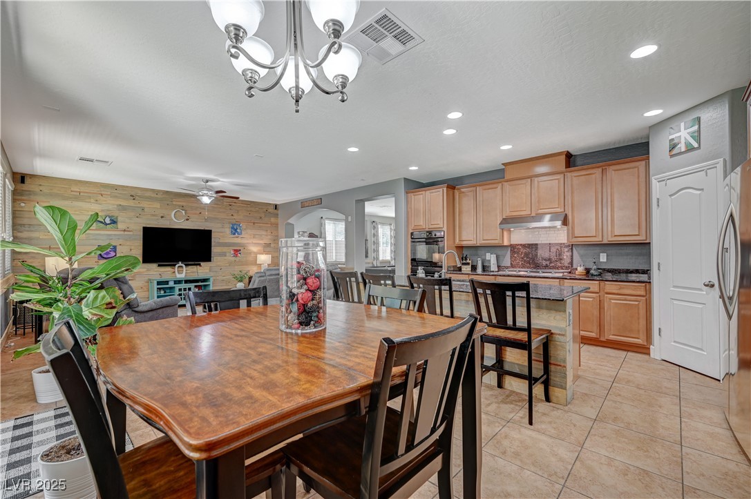 10135 Amana Oaks Avenue