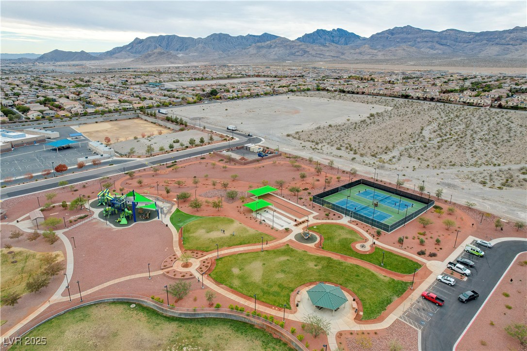 10135 Amana Oaks Avenue