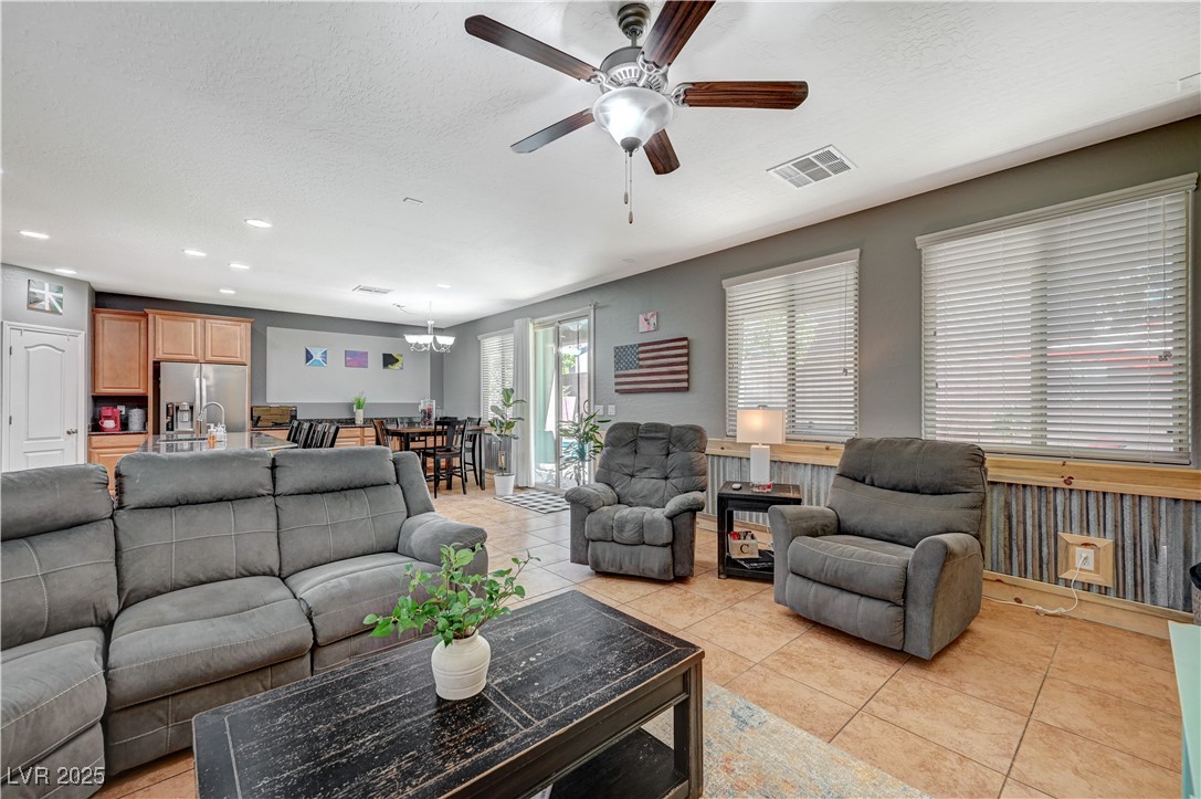 10135 Amana Oaks Avenue