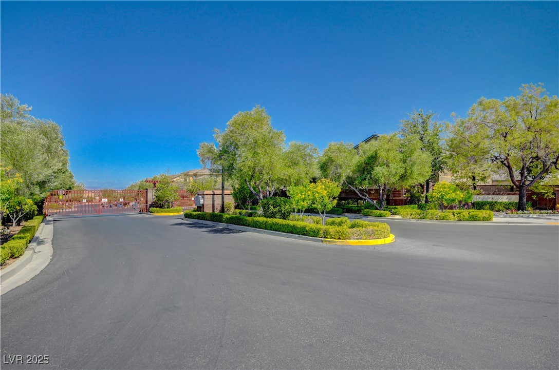 10135 Amana Oaks Avenue