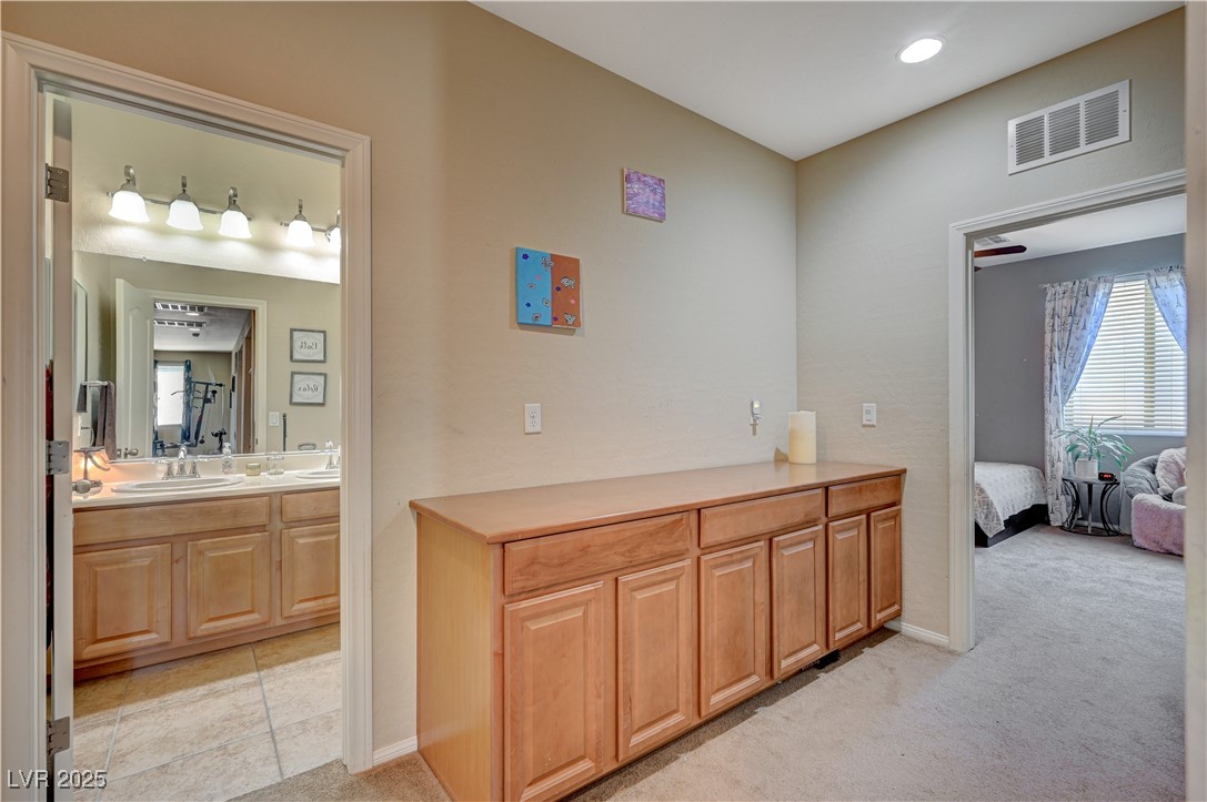 10135 Amana Oaks Avenue