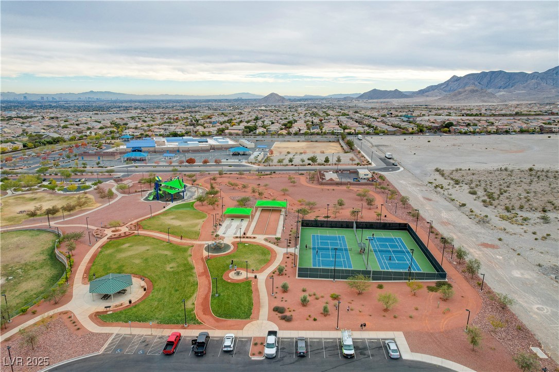 10135 Amana Oaks Avenue