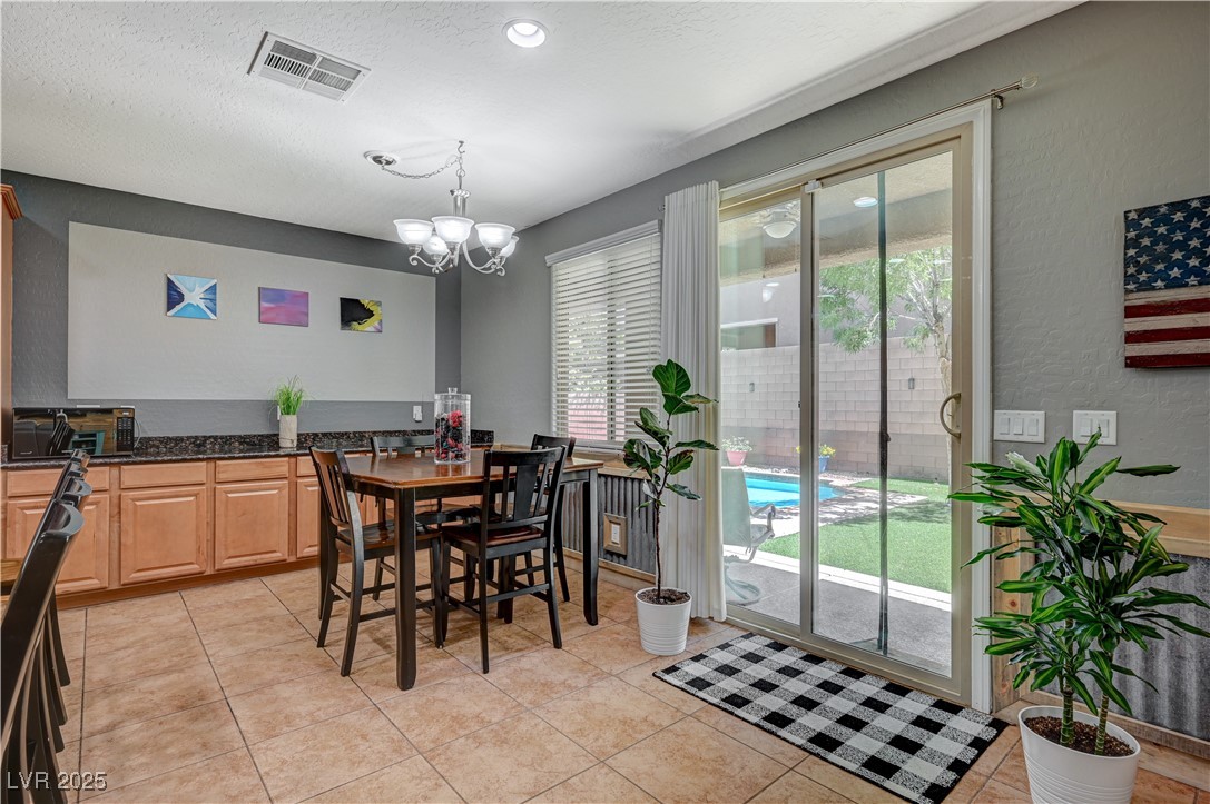 10135 Amana Oaks Avenue