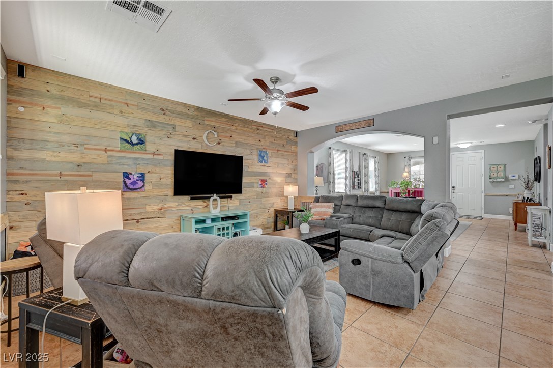 10135 Amana Oaks Avenue